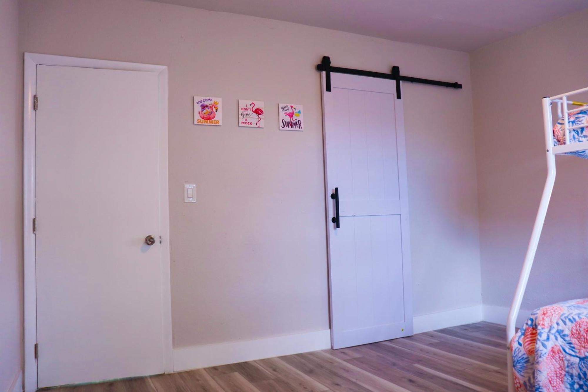 Flamingo Beach House デイニア・ビーチ エクステリア 写真